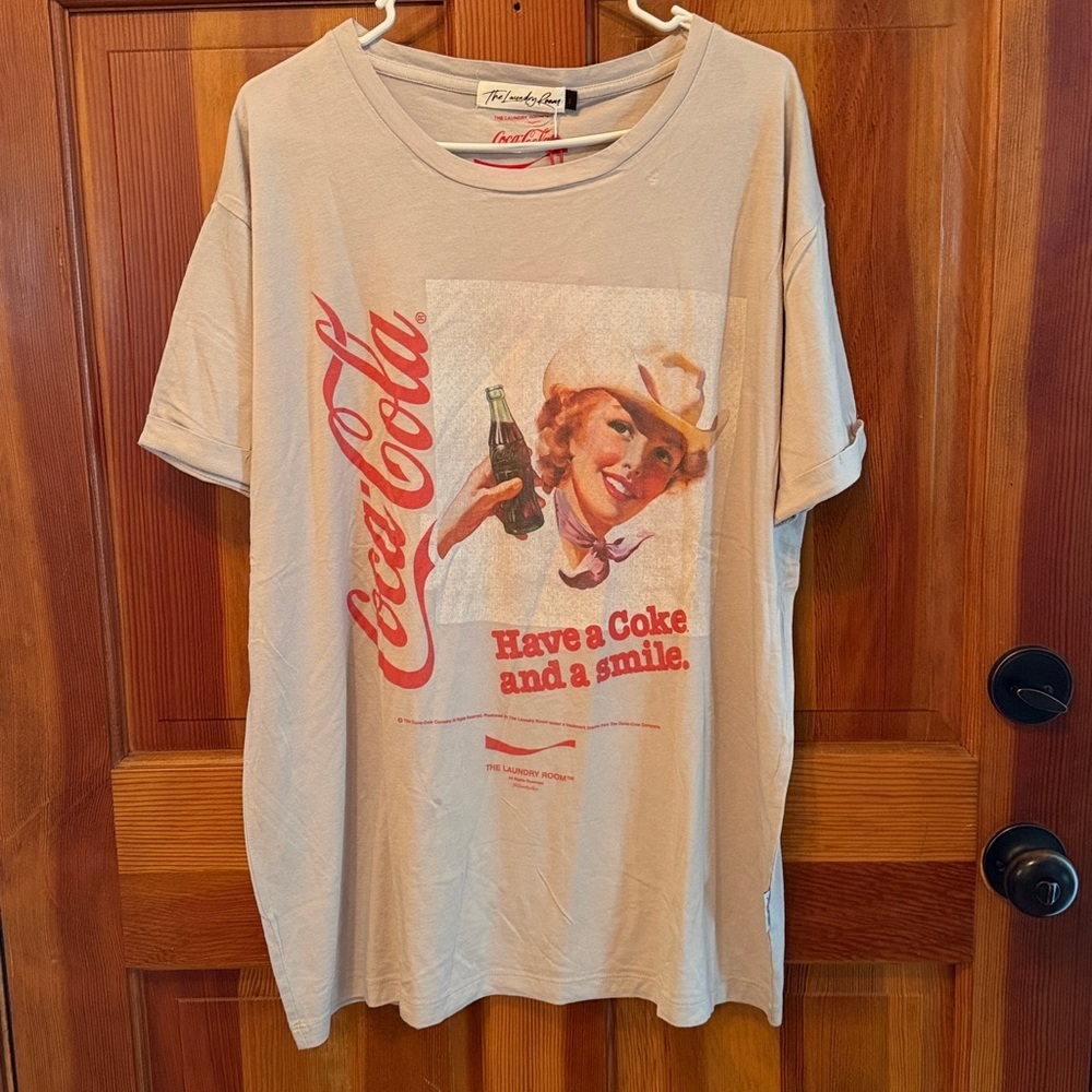 The Laundry a room Coca Cola Gray Graphic Cowgirl T-Shirt S